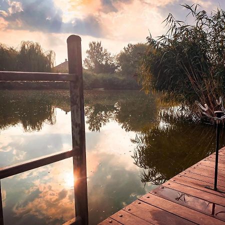 Vadszolo Apartmanhaz Gyomaendrőd Zewnętrze zdjęcie